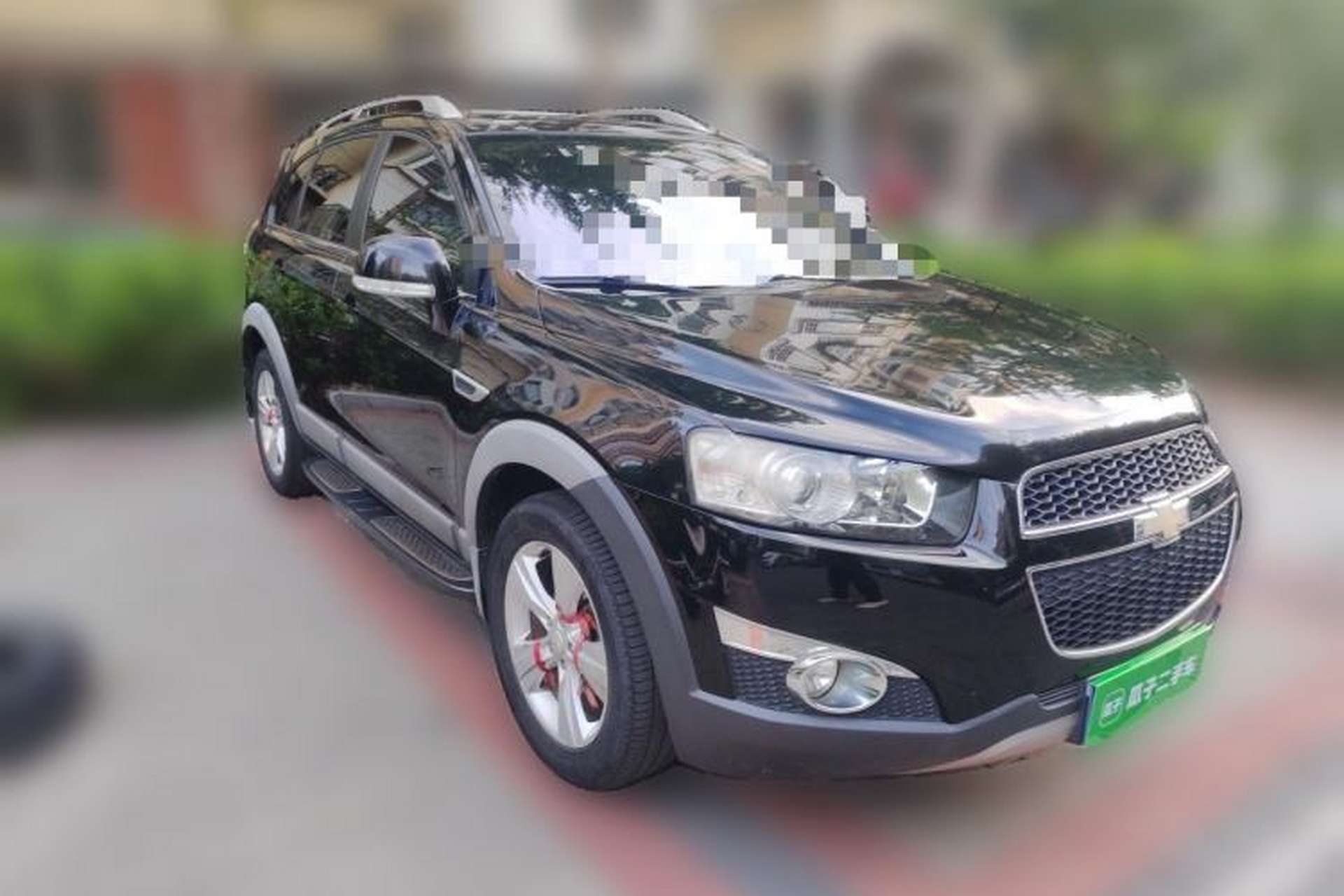 Used Chevrolet Captiva 2012 2.4L 4x4 Flagship Edition 7 Seats Front Right 45 Deg