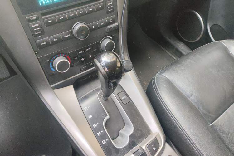 Used Chevrolet Captiva 2012 2.4L 4x4 Flagship Edition 7 Seats Gear Lever
