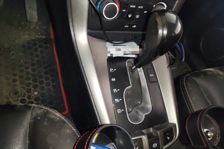 Used Chevrolet Captiva 2012 2.4L 4x4 Flagship Edition 7 Seats Gear Lever
