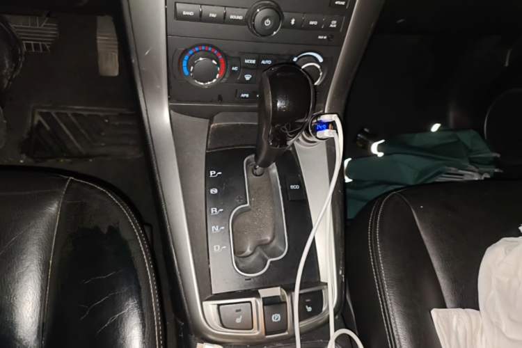 Used Chevrolet Captiva 2012 2.4L 4x4 Flagship Edition 7 Seats Gear Lever