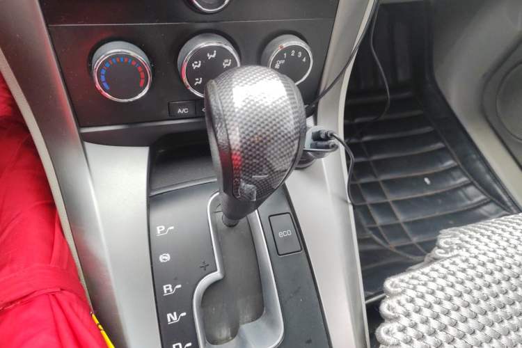 Used Chevrolet Captiva 2012 2.4L Two-Wheel Drive City Edition 5 Seats Gear Lever