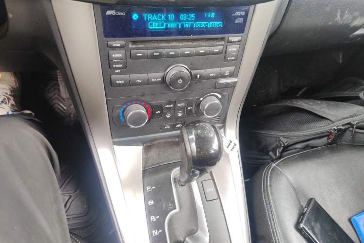 Used Chevrolet Captiva 2012 2.4L 4x4 Flagship Edition 7 Seats Gear Lever