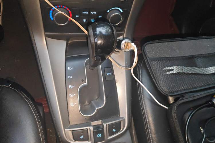 Used Chevrolet Captiva 2012 2.4L 4x4 Flagship Edition 7 Seats Gear Lever