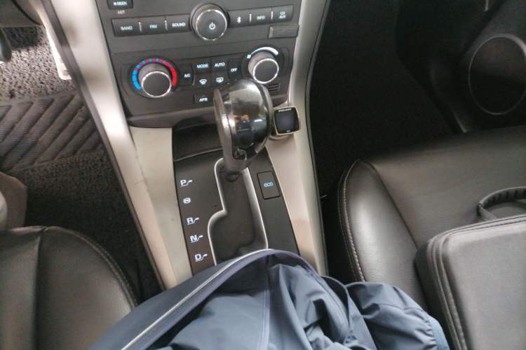 Used Chevrolet Captiva 2012 2.4L 4x4 Flagship Edition 7 Seats Gear Lever