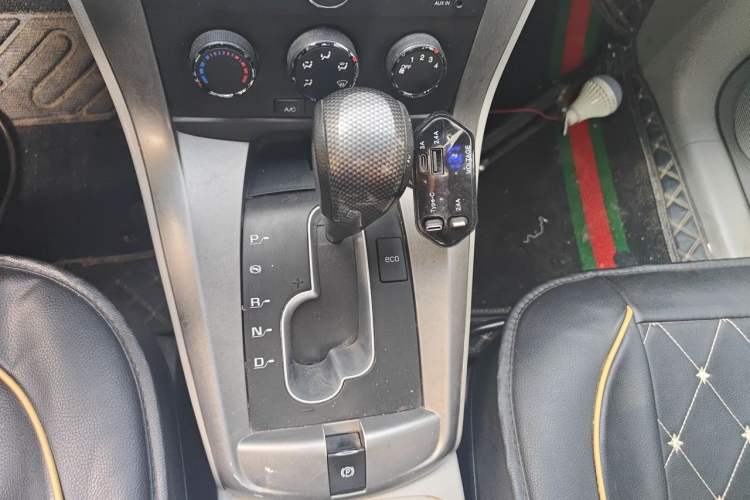 Used Chevrolet Captiva 2012 2.4L Two-Wheel Drive City Edition 5 Seats Gear Lever