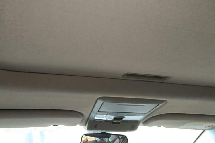Used Chevrolet Captiva 2012 2.4L 4x4 Flagship Edition 7 Seats Headliner