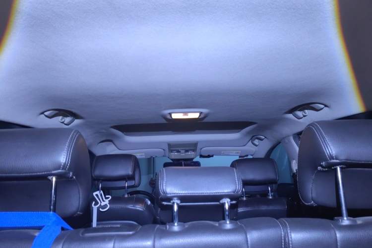 Used Chevrolet Captiva 2012 2.4L 4x4 Flagship Edition 7 Seats Headliner