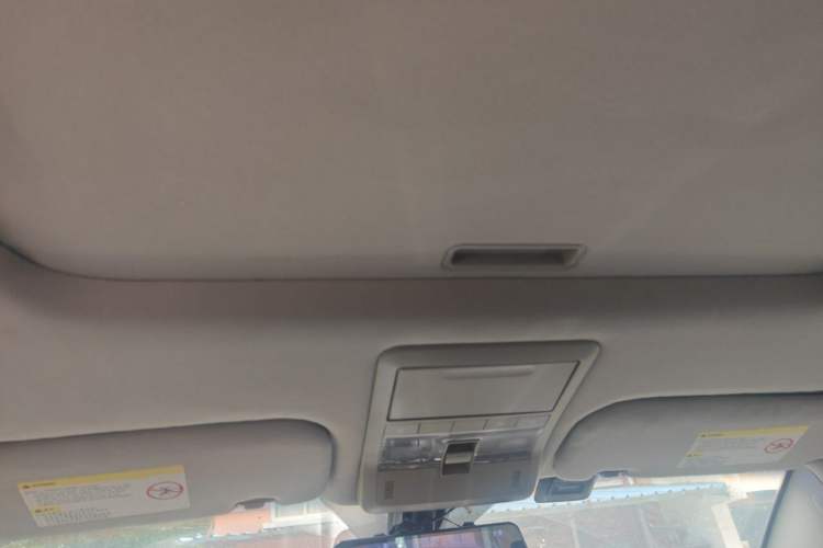 Used Chevrolet Captiva 2012 2.4L 4x4 Flagship Edition 7 Seats Headliner