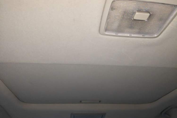 Used Chevrolet Captiva 2012 2.4L 4x4 Flagship Edition 7 Seats Headliner