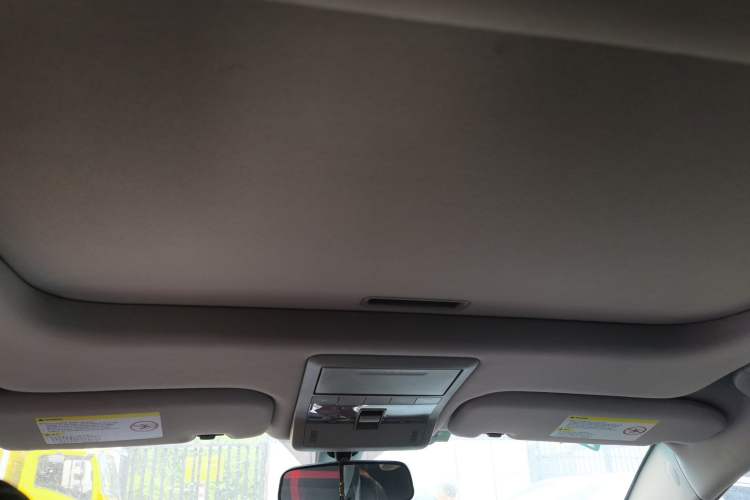 Used Chevrolet Captiva 2012 2.4L 4x4 Flagship Edition 7 Seats Headliner