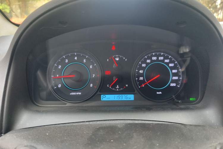 Used Chevrolet Captiva 2012 2.4L 4x4 Luxury Edition 5 Seats Instrument Cluster