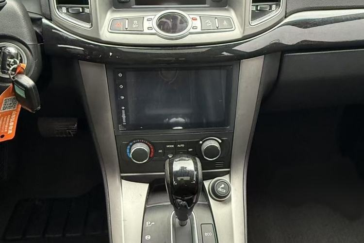 Used Chevrolet Captiva 2012 2.4L 4x4 Flagship Edition 7 Seats Interior 4