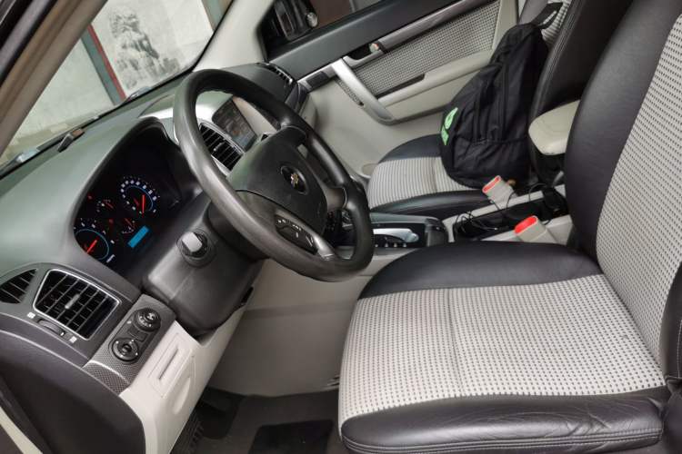 Used Chevrolet Captiva 2012 2.4L Two-Wheel Drive City Edition 5 Seats Left Front Seat