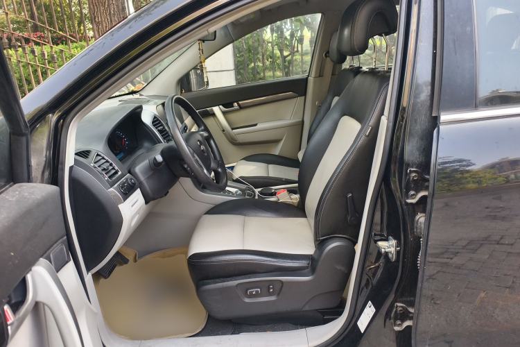 Used Chevrolet Captiva 2012 2.4L 4x4 Luxury Edition 5 Seats Left Front Seat