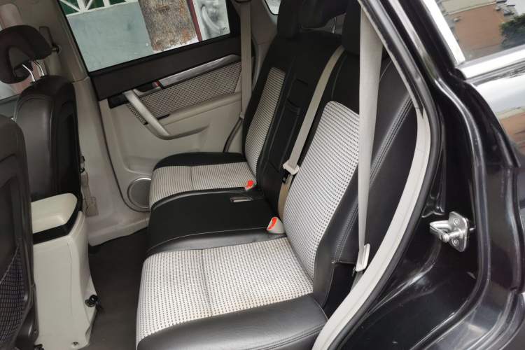 Used Chevrolet Captiva 2012 2.4L Two-Wheel Drive City Edition 5 Seats Left Rear Seat