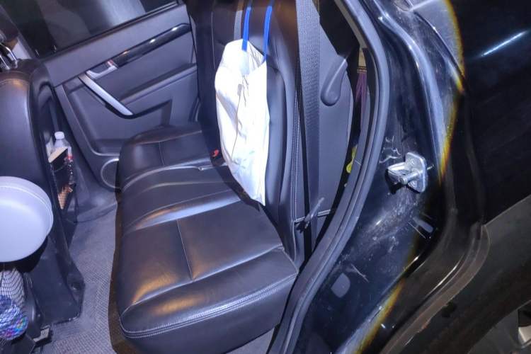 Used Chevrolet Captiva 2012 2.4L 4x4 Flagship Edition 7 Seats Left Rear Seat