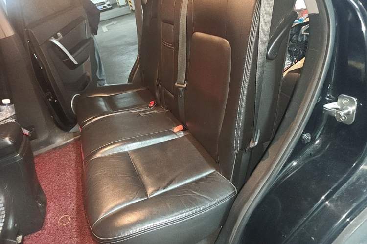 Used Chevrolet Captiva 2012 2.4L 4x4 Flagship Edition 7 Seats Left Rear Seat