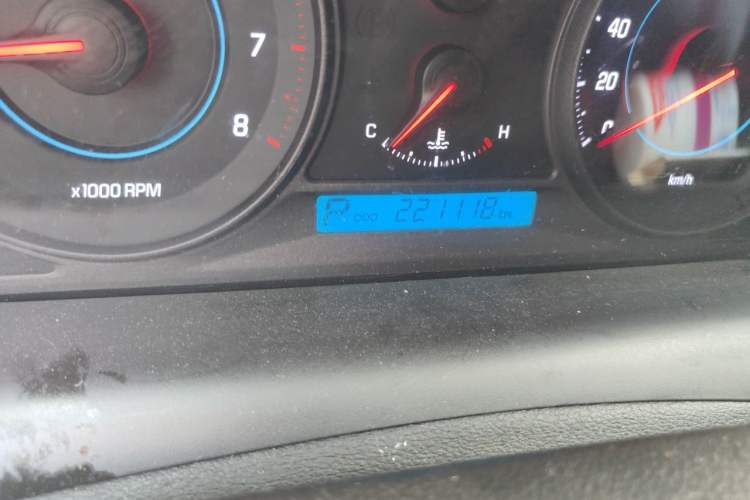 Used Chevrolet Captiva 2012 2.4L Two-Wheel Drive City Edition 5 Seats Odometer Close Up
