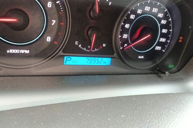 Used Chevrolet Captiva 2012 2.4L 4x4 Flagship Edition 7 Seats Odometer Close Up