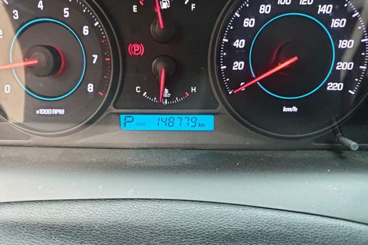 Used Chevrolet Captiva 2012 2.4L Two-Wheel Drive City Edition 5 Seats Odometer Close Up