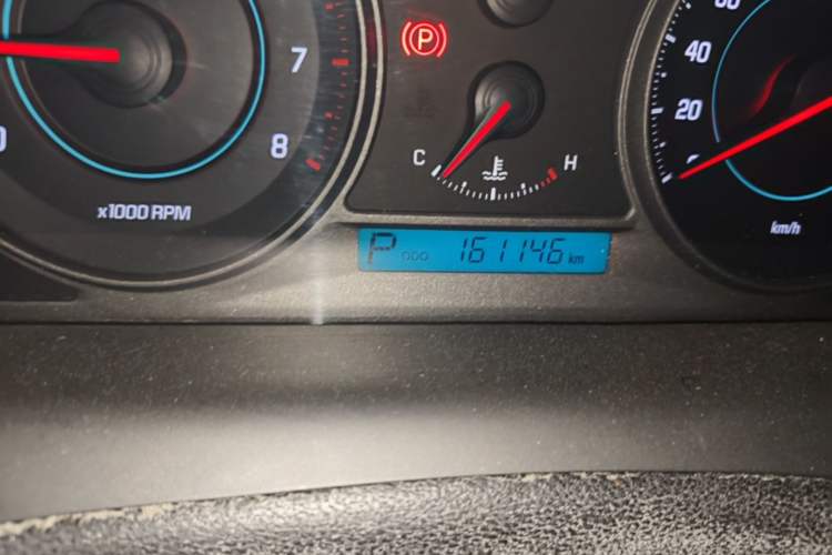 Used Chevrolet Captiva 2012 2.4L 4x4 Flagship Edition 7 Seats Odometer Close Up
