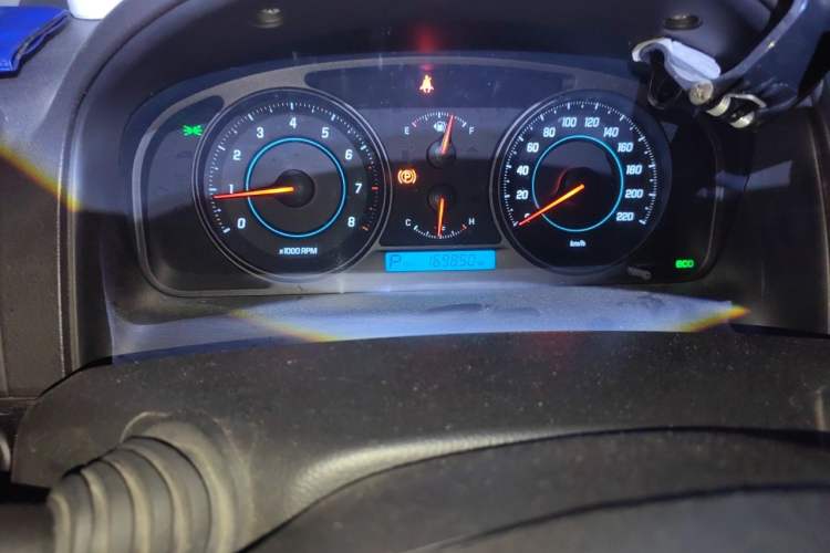 Used Chevrolet Captiva 2012 2.4L 4x4 Flagship Edition 7 Seats Odometer Close Up