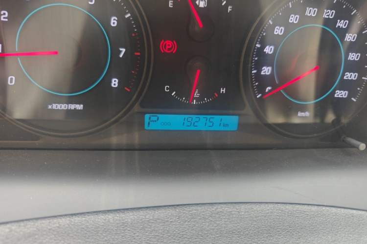 Used Chevrolet Captiva 2012 2.4L 4x4 Flagship Edition 7 Seats Odometer Close Up