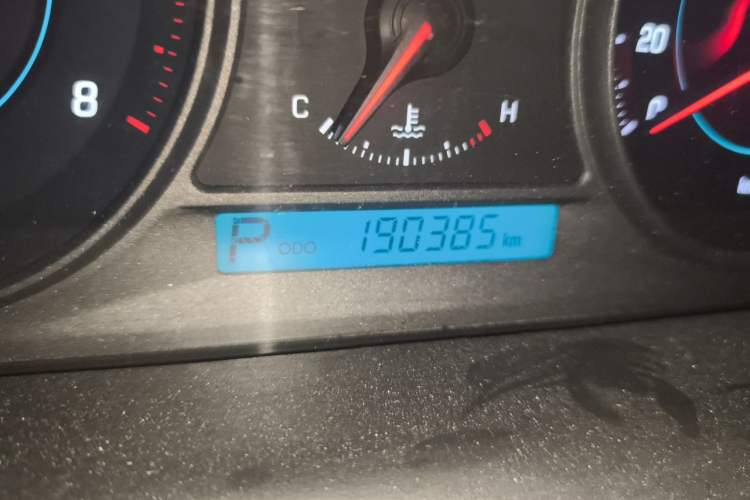 Used Chevrolet Captiva 2012 2.4L 4x4 Flagship Edition 7 Seats Odometer Close Up