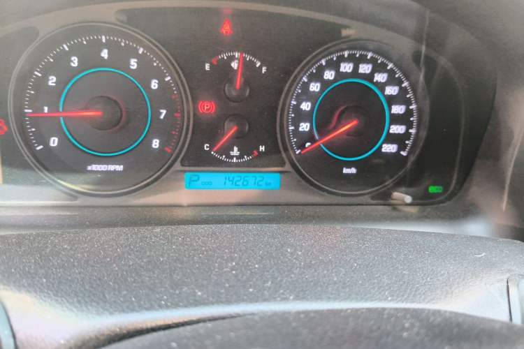 Used Chevrolet Captiva 2012 2.4L 4x4 Flagship Edition 7 Seats Odometer Close Up