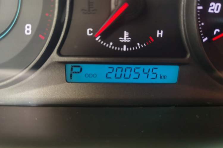 Used Chevrolet Captiva 2012 2.4L 4x4 Flagship Edition 7 Seats Odometer Close Up