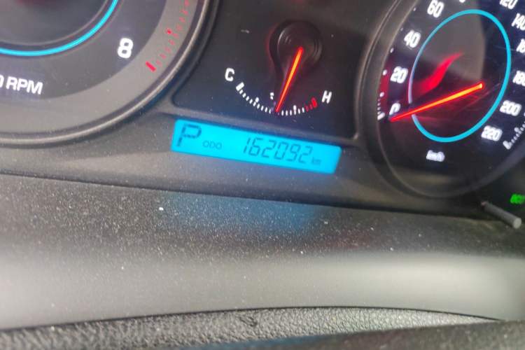 Used Chevrolet Captiva 2012 2.4L 4x4 Flagship Edition 7 Seats Odometer Close Up