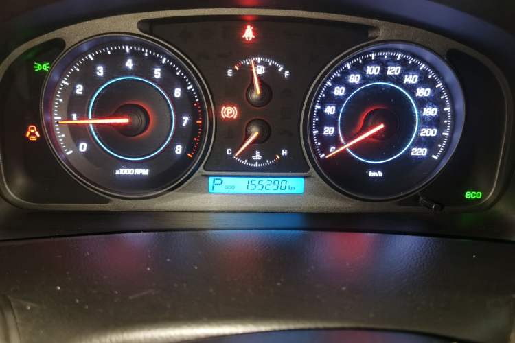 Used Chevrolet Captiva 2012 2.4L 4x4 Flagship Edition 7 Seats Odometer Close Up