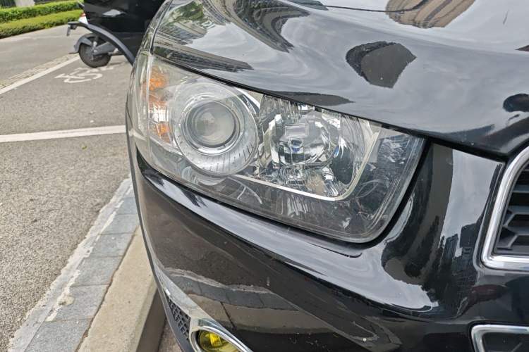 Used Chevrolet Captiva 2012 2.4L Two-Wheel Drive City Edition 5 Seats Right Front Headlight
