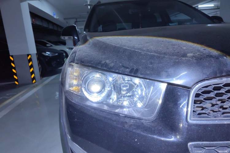 Used Chevrolet Captiva 2012 2.4L 4x4 Flagship Edition 7 Seats Right Front Headlight