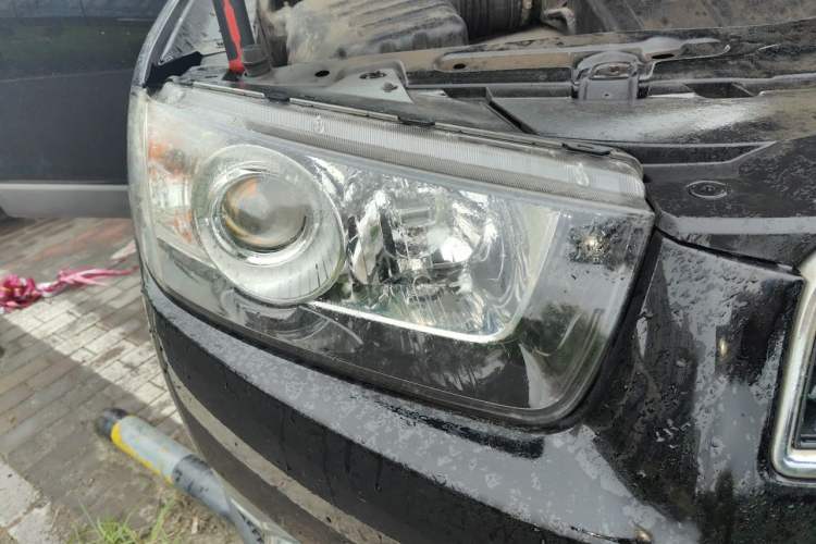 Used Chevrolet Captiva 2012 2.4L 4x4 Flagship Edition 7 Seats Right Front Headlight