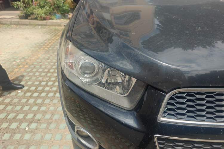Used Chevrolet Captiva 2012 2.4L 4x4 Flagship Edition 7 Seats Right Front Headlight