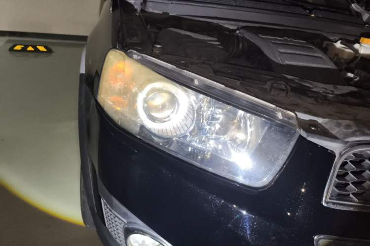 Used Chevrolet Captiva 2012 2.4L 4x4 Flagship Edition 7 Seats Right Front Headlight