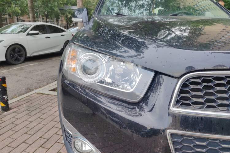 Used Chevrolet Captiva 2012 2.4L Two-Wheel Drive City Edition 5 Seats Right Front Headlight