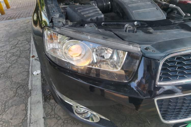Used Chevrolet Captiva 2012 2.4L 4x4 Flagship Edition 7 Seats Right Front Headlight