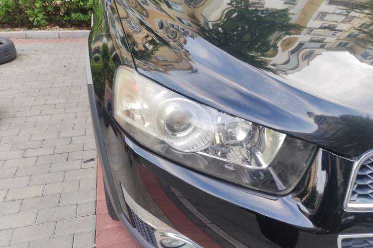 Used Chevrolet Captiva 2012 2.4L 4x4 Flagship Edition 7 Seats Right Front Headlight