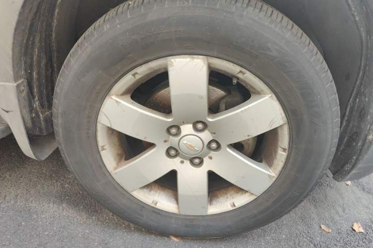 Used Chevrolet Captiva 2012 2.4L Two-Wheel Drive City Edition 5 Seats Right Front Wheel Hub