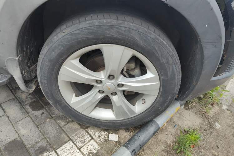 Used Chevrolet Captiva 2012 2.4L 4x4 Flagship Edition 7 Seats Right Front Wheel Hub