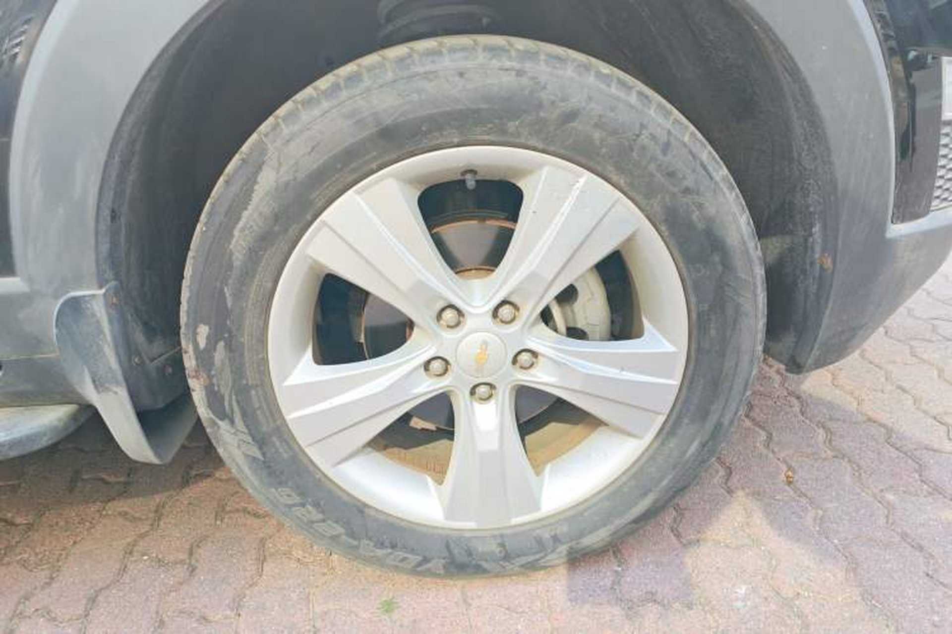 Used Chevrolet Captiva 2012 2.4L 4x4 Flagship Edition 7 Seats Right Front Wheel Hub