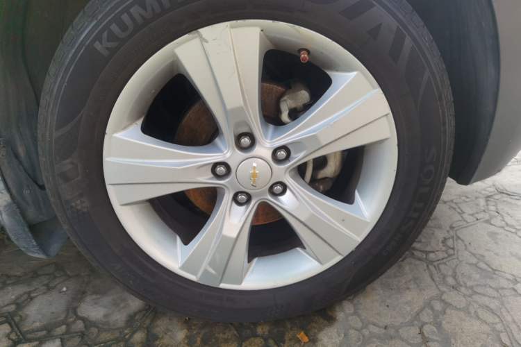 Used Chevrolet Captiva 2012 2.4L 4x4 Flagship Edition 7 Seats Right Front Wheel Hub