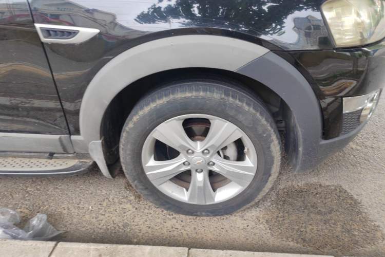 Used Chevrolet Captiva 2012 2.4L 4x4 Flagship Edition 7 Seats Right Front Wheel Hub