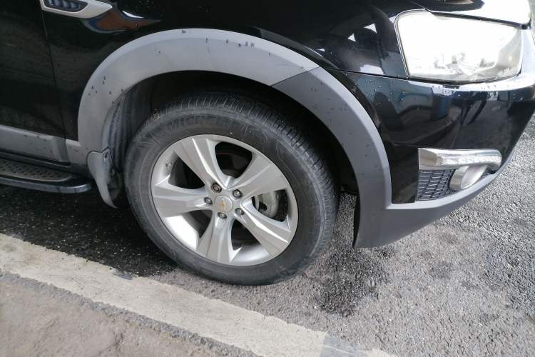 Used Chevrolet Captiva 2012 2.4L 4x4 Flagship Edition 7 Seats Right Front Wheel Hub