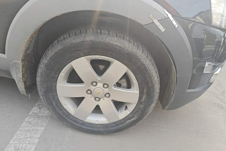 Used Chevrolet Captiva 2012 2.4L Two-Wheel Drive City Edition 5 Seats Right Front Wheel Hub