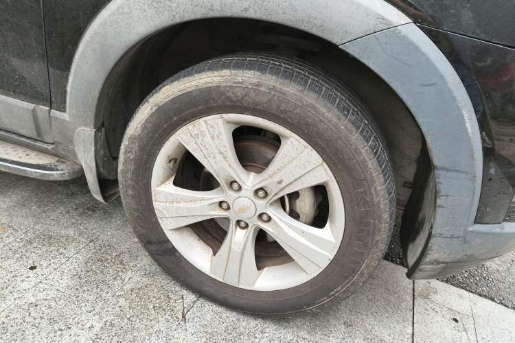 Used Chevrolet Captiva 2012 2.4L 4x4 Flagship Edition 7 Seats Right Front Wheel Hub