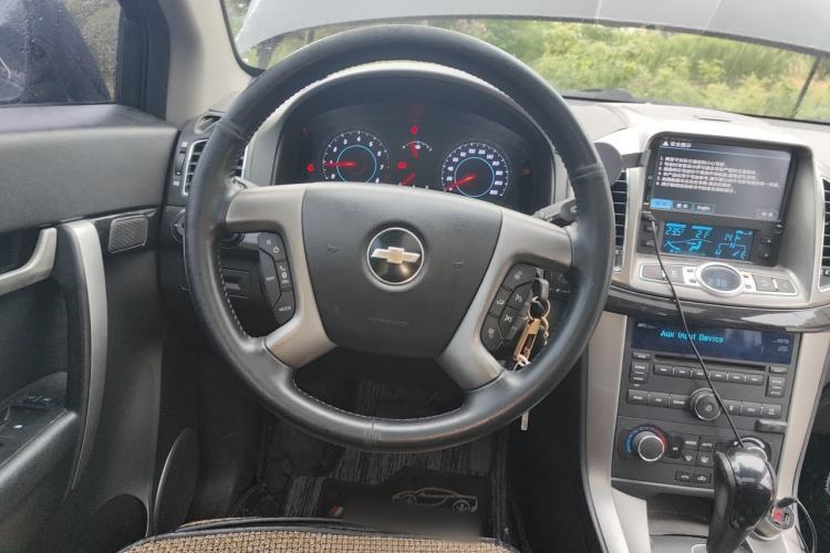 Used Chevrolet Captiva 2012 2.4L 4x4 Flagship Edition 7 Seats Steering Wheel
