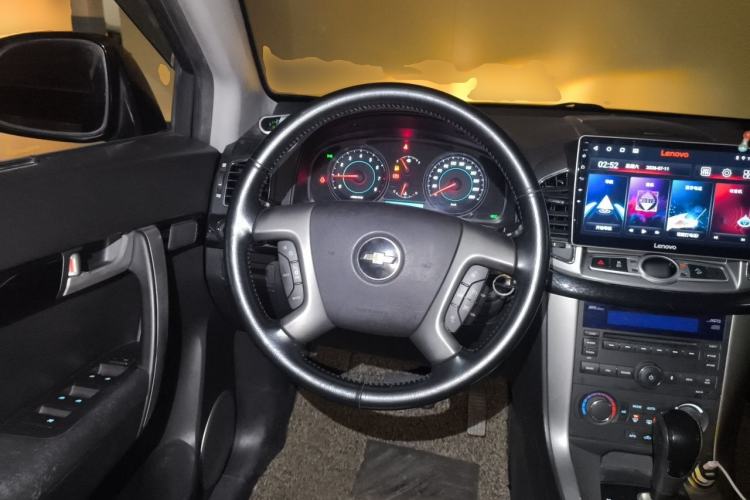 Used Chevrolet Captiva 2012 2.4L 4x4 Flagship Edition 7 Seats Steering Wheel